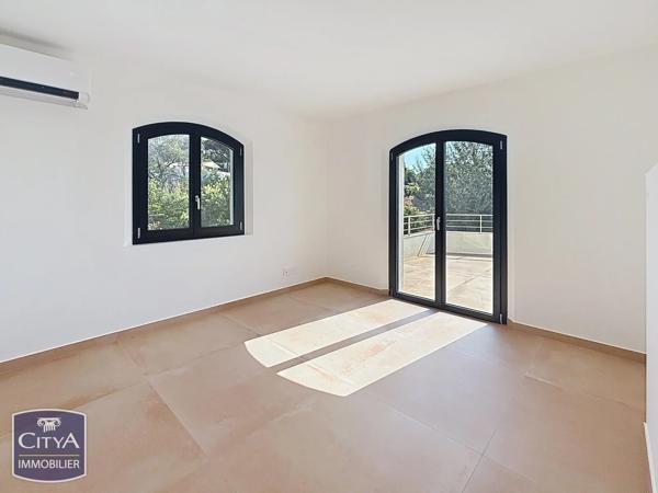 Maison à vendre 5 pièces 186.33m² Sainte-Maxime (83120)
