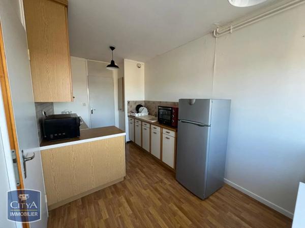 Appartement à louer 2 pièces 58.12m² Laval (53000)