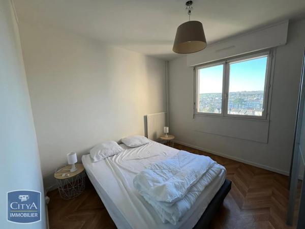 Appartement à louer 2 pièces 58.12m² Laval (53000)