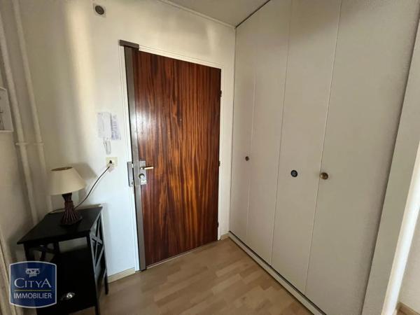 Appartement à louer 2 pièces 58.12m² Laval (53000)