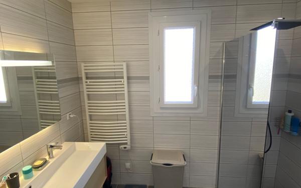 Maison à vendre    5 pièces •  Peyrilhac