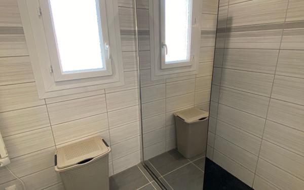 Maison à vendre    5 pièces •  Peyrilhac