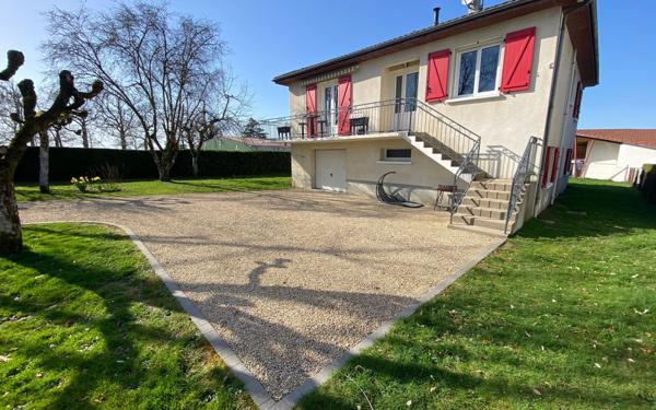 Maison à vendre    5 pièces •  Peyrilhac