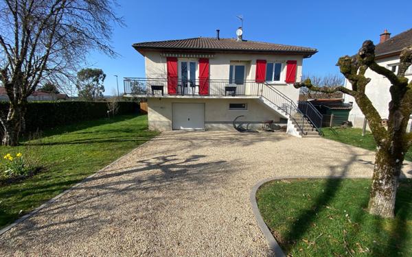 Maison à vendre    5 pièces •  Peyrilhac