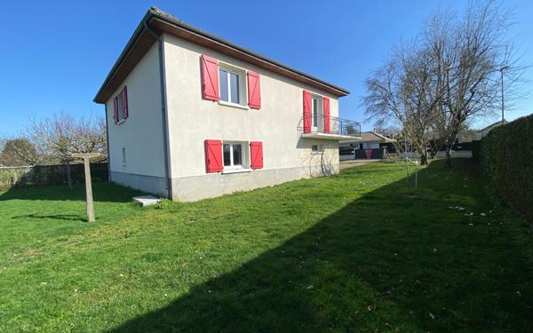 Maison à vendre    5 pièces •  Peyrilhac