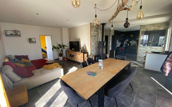 Maison à vendre    5 pièces •  Peyrilhac