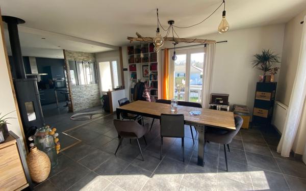 Maison à vendre    5 pièces •  Peyrilhac