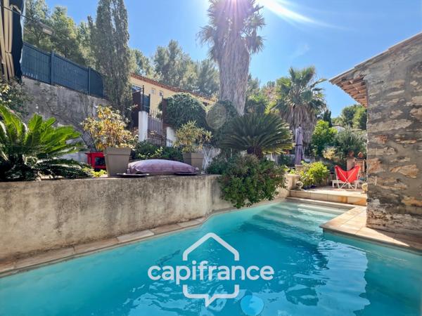 Maison à vendre 6 pièces HYERES (83) - Charme de l'ancien - 4 chambres - 200m2 habitables - Piscine - possibilité 2 appartements.