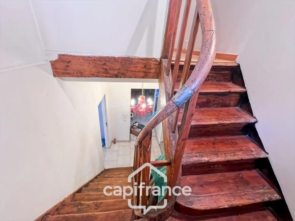 Maison à vendre 6 pièces HYERES (83) - Charme de l'ancien - 4 chambres - 200m2 habitables - Piscine - possibilité 2 appartements.