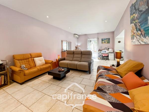 Maison à vendre 6 pièces HYERES (83) - Charme de l'ancien - 4 chambres - 200m2 habitables - Piscine - possibilité 2 appartements.