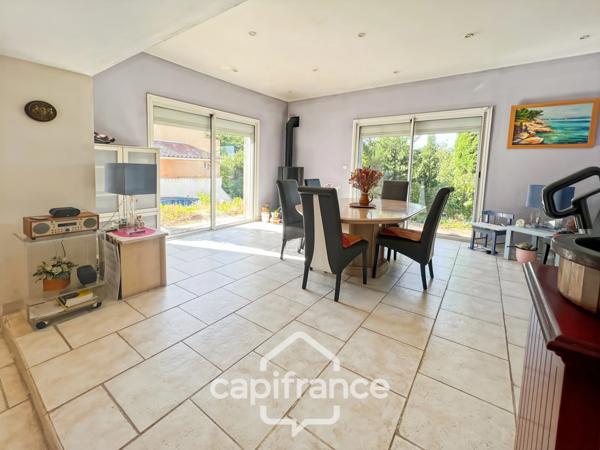 Maison à vendre 6 pièces HYERES (83) - Charme de l'ancien - 4 chambres - 200m2 habitables - Piscine - possibilité 2 appartements.