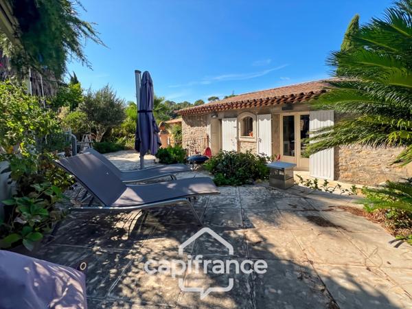 Maison à vendre 6 pièces HYERES (83) - Charme de l'ancien - 4 chambres - 200m2 habitables - Piscine - possibilité 2 appartements.