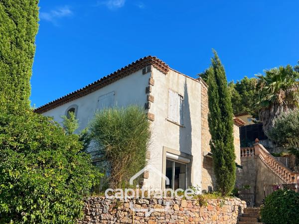 Maison à vendre 6 pièces HYERES (83) - Charme de l'ancien - 4 chambres - 200m2 habitables - Piscine - possibilité 2 appartements.