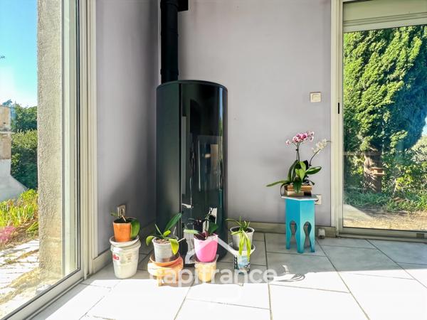 Maison à vendre 6 pièces HYERES (83) - Charme de l'ancien - 4 chambres - 200m2 habitables - Piscine - possibilité 2 appartements.