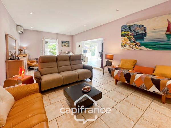 Maison à vendre 6 pièces HYERES (83) - Charme de l'ancien - 4 chambres - 200m2 habitables - Piscine - possibilité 2 appartements.