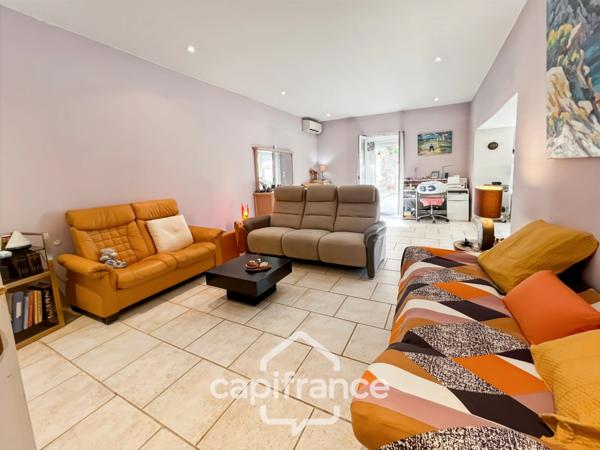 Maison à vendre 6 pièces HYERES (83) - Charme de l'ancien - 4 chambres - 200m2 habitables - Piscine - possibilité 2 appartements.