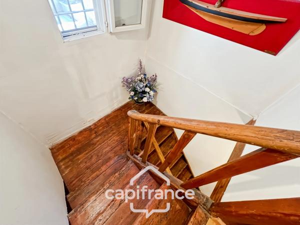 Maison à vendre 6 pièces HYERES (83) - Charme de l'ancien - 4 chambres - 200m2 habitables - Piscine - possibilité 2 appartements.