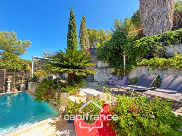 Maison à vendre 6 pièces HYERES (83) - Charme de l'ancien - 4 chambres - 200m2 habitables - Piscine - possibilité 2 appartements.