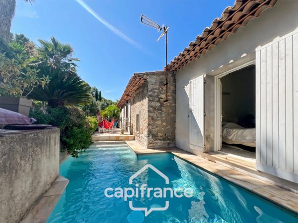 Maison à vendre 6 pièces HYERES (83) - Charme de l'ancien - 4 chambres - 200m2 habitables - Piscine - possibilité 2 appartements.