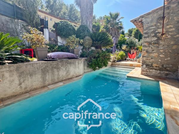 Maison à vendre 6 pièces HYERES (83) - Charme de l'ancien - 4 chambres - 200m2 habitables - Piscine - possibilité 2 appartements.