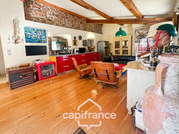 Maison à vendre 6 pièces HYERES (83) - Charme de l'ancien - 4 chambres - 200m2 habitables - Piscine - possibilité 2 appartements.