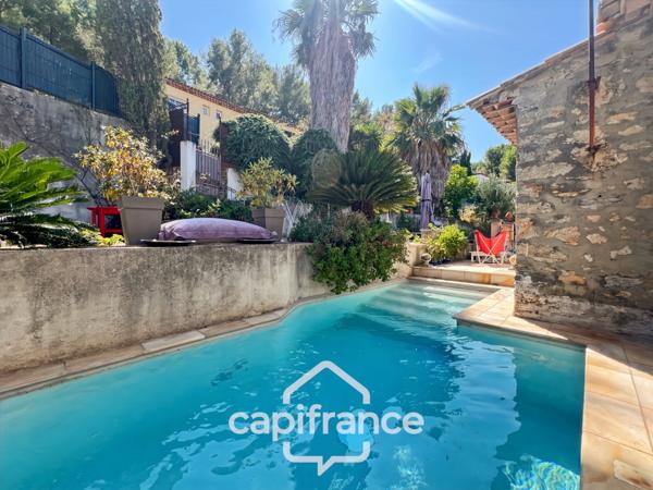 Maison à vendre 6 pièces HYERES (83) - Charme de l'ancien - 4 chambres - 200m2 habitables - Piscine - possibilité 2 appartements.