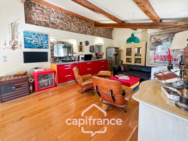 Maison à vendre 6 pièces HYERES (83) - Charme de l'ancien - 4 chambres - 200m2 habitables - Piscine - possibilité 2 appartements.