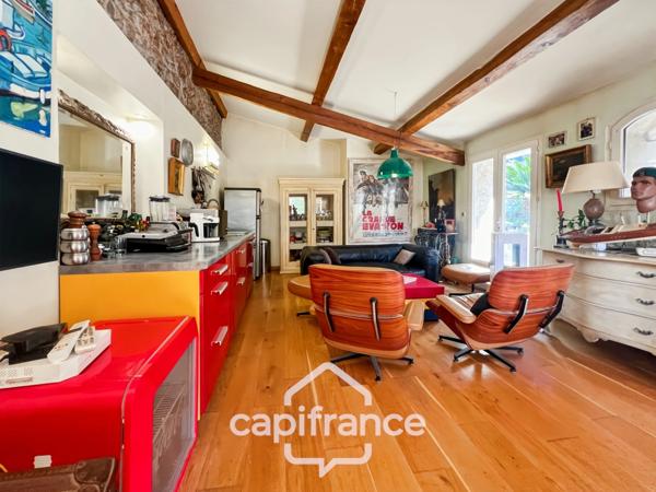 Maison à vendre 6 pièces HYERES (83) - Charme de l'ancien - 4 chambres - 200m2 habitables - Piscine - possibilité 2 appartements.