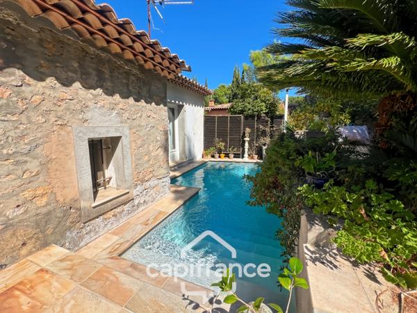 Maison à vendre 6 pièces HYERES (83) - Charme de l'ancien - 4 chambres - 200m2 habitables - Piscine - possibilité 2 appartements.