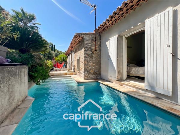 Maison à vendre 6 pièces HYERES (83) - Charme de l'ancien - 4 chambres - 200m2 habitables - Piscine - possibilité 2 appartements.