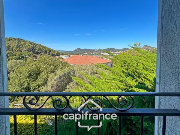 Maison à vendre 6 pièces HYERES (83) - Charme de l'ancien - 4 chambres - 200m2 habitables - Piscine - possibilité 2 appartements.