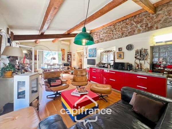 Maison à vendre 6 pièces HYERES (83) - Charme de l'ancien - 4 chambres - 200m2 habitables - Piscine - possibilité 2 appartements.