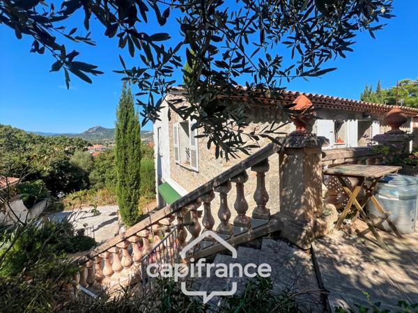 Maison à vendre 6 pièces HYERES (83) - Charme de l'ancien - 4 chambres - 200m2 habitables - Piscine - possibilité 2 appartements.