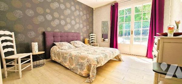 À GOVEN Grande maison familiale sur un parc paysager avec piscine chauffée.
Vous rêvez d'espac...