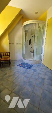 À GOVEN Grande maison familiale sur un parc paysager avec piscine chauffée.
Vous rêvez d'espac...