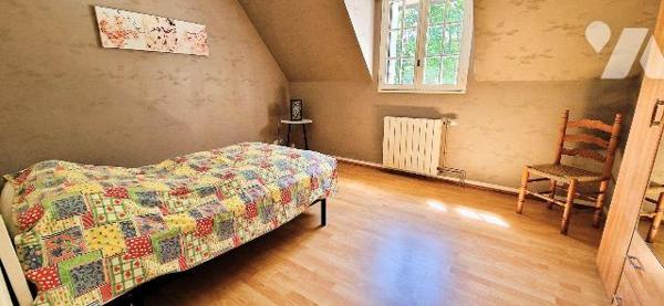 À GOVEN Grande maison familiale sur un parc paysager avec piscine chauffée.
Vous rêvez d'espac...