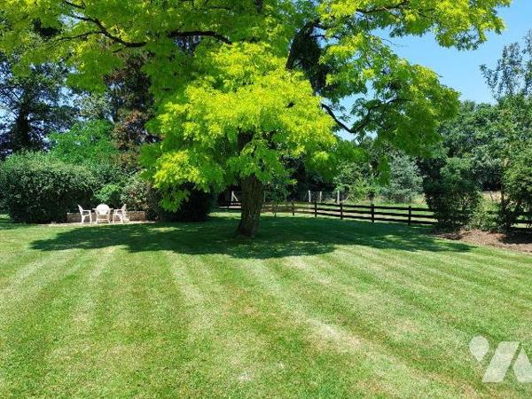 À GOVEN Grande maison familiale sur un parc paysager avec piscine chauffée.
Vous rêvez d'espac...