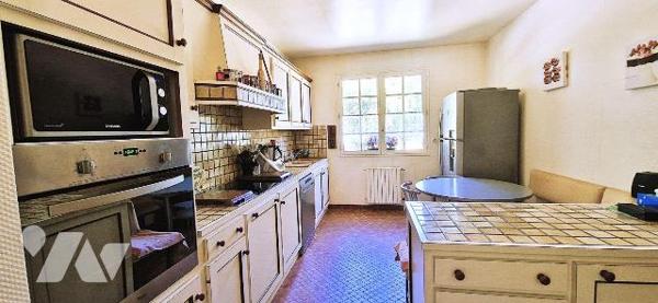 À GOVEN Grande maison familiale sur un parc paysager avec piscine chauffée.
Vous rêvez d'espac...