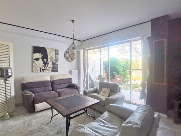 RESIDENCES DE PROVENCE : GRAND 2 PIECES AVEC JARDIN
