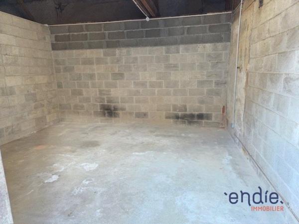 INVESTISSEURS :2 GARAGES A VENDRE