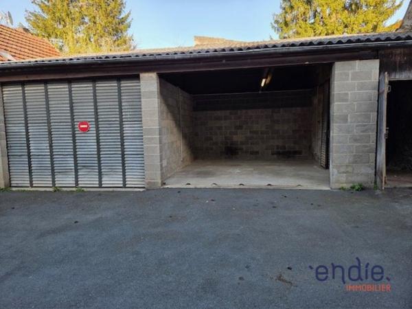 INVESTISSEURS :2 GARAGES A VENDRE