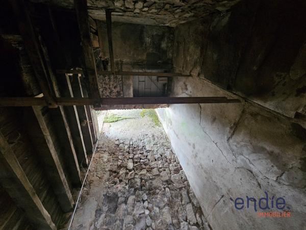 INVESTISSEURS :2 GARAGES A VENDRE