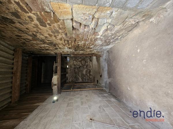 INVESTISSEURS :2 GARAGES A VENDRE