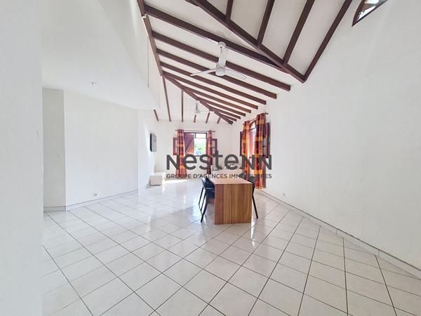 A VENDRE VILLA 4 pièce(s) + T3 indépendant avec Garage à Petit-Bourg