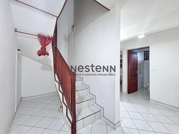 A VENDRE VILLA 4 pièce(s) + T3 indépendant avec Garage à Petit-Bourg