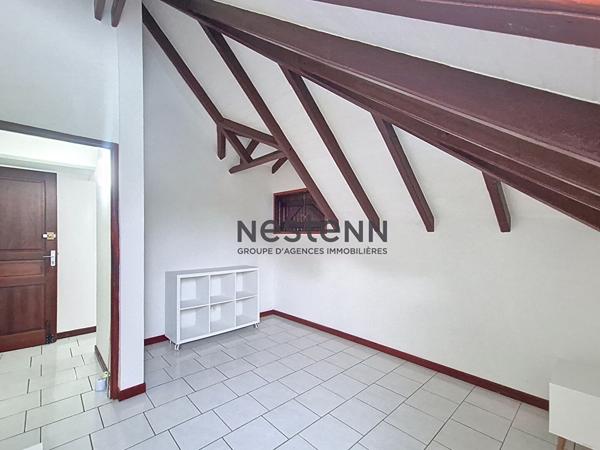 A VENDRE VILLA 4 pièce(s) + T3 indépendant avec Garage à Petit-Bourg