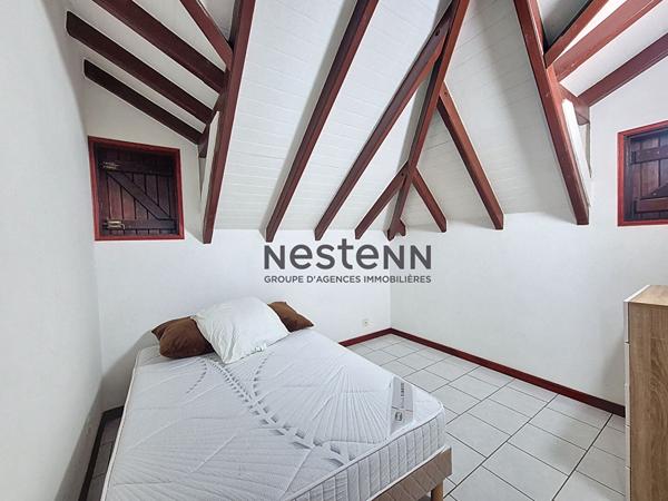 A VENDRE VILLA 4 pièce(s) + T3 indépendant avec Garage à Petit-Bourg