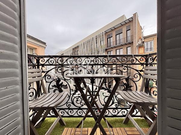 MAIRIE DE SAINT-OUEN - DERNIER ETAGE - DUPLEX 3 PIÈCES 52,50 M² - CAVE