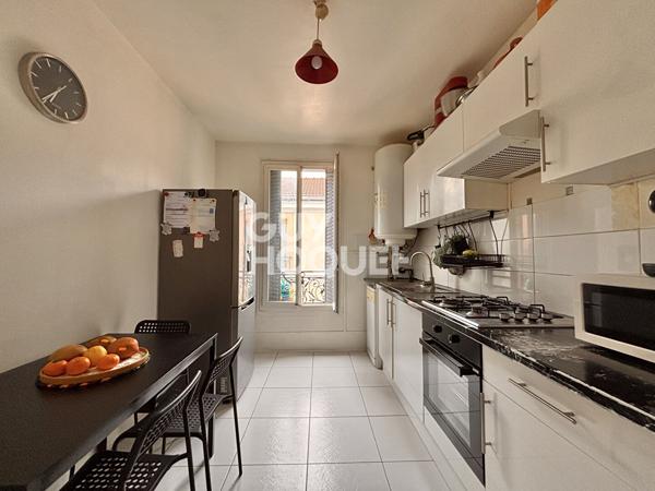 MAIRIE DE SAINT-OUEN - DERNIER ETAGE - DUPLEX 3 PIÈCES 52,50 M² - CAVE