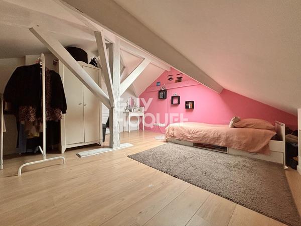 MAIRIE DE SAINT-OUEN - DERNIER ETAGE - DUPLEX 3 PIÈCES 52,50 M² - CAVE